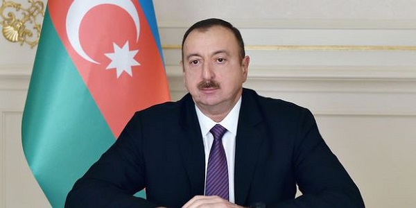 Ильхам Алиев поздравил таджикского коллегу